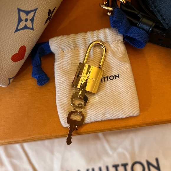 LOUIS VUITTON Speedy Bandouliere 25 Game On bag with strap. Monogram multicolor. - Picture 7 of 9